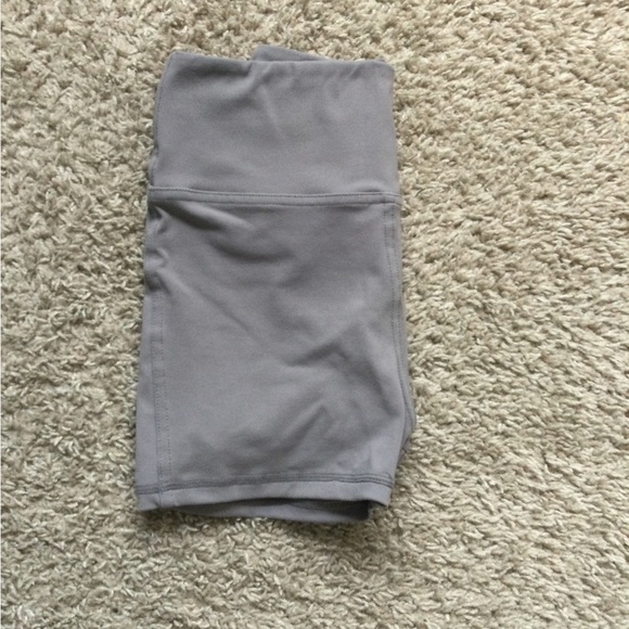 Booty Defining Shorts - Picture 2 of 12